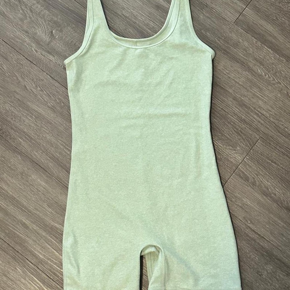 TnAction Aritzia Light Heather Sage Green Scoop Neck Active Romper Size Small